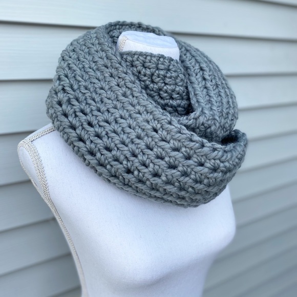 Tarcie Knitwear handmade infinity scarf in Slate - Picture 2 of 3